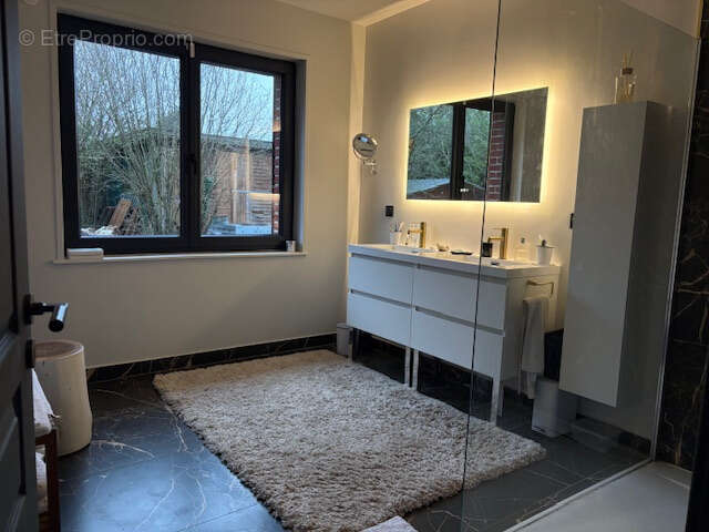 Maison à GROFFLIERS