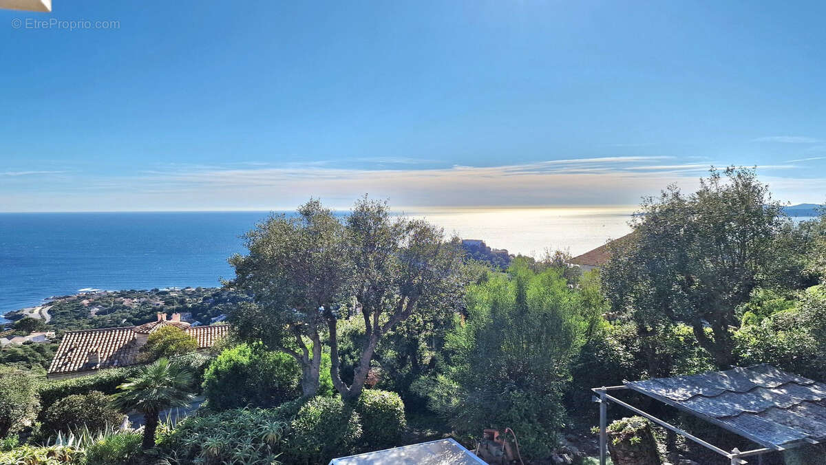 Maison à LES ISSAMBRES