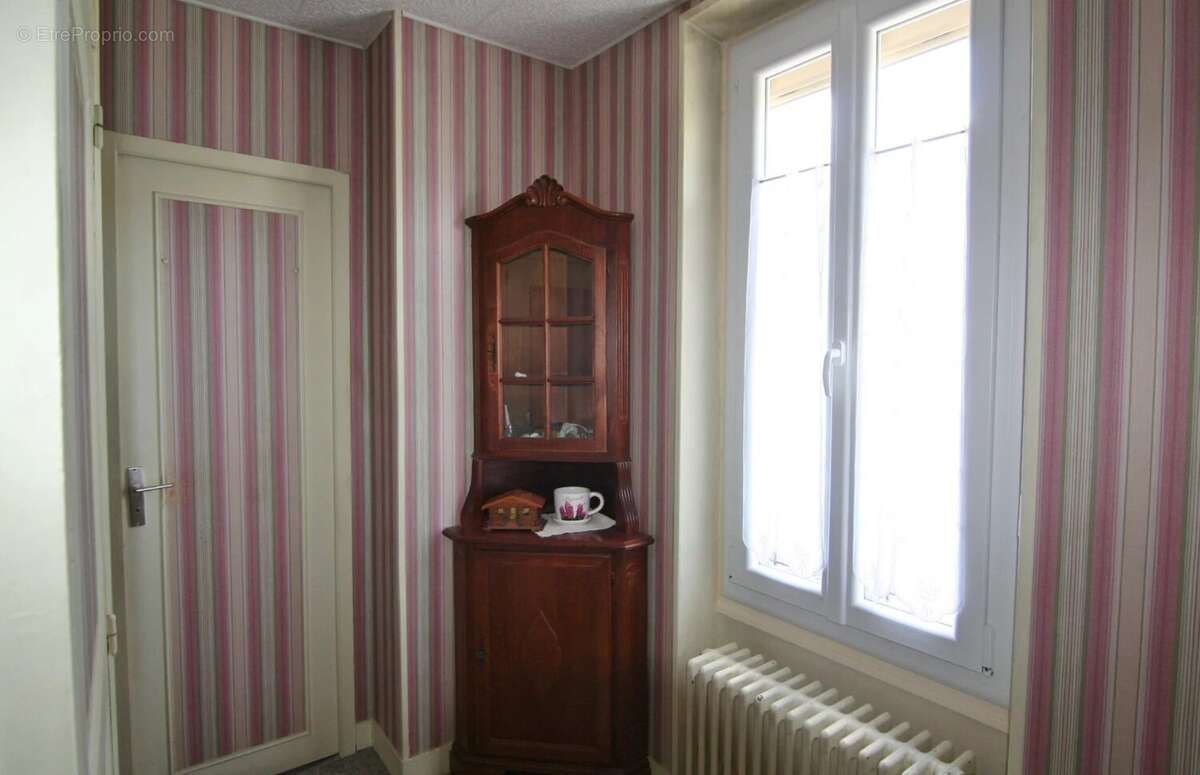 Maison à SAINT-CHERON