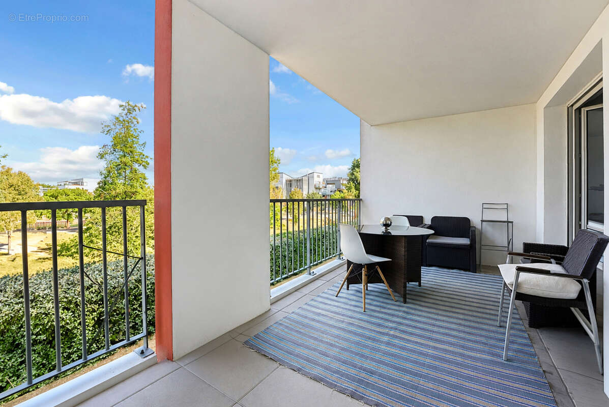 En exclusivité !  Appartement T3 de 62 m2, situé au 1er étage, dans le secteur du Grand Selve. - photo 2