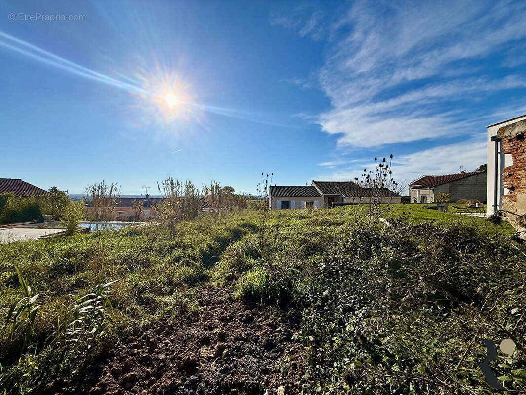 Terrain à DREMIL-LAFAGE