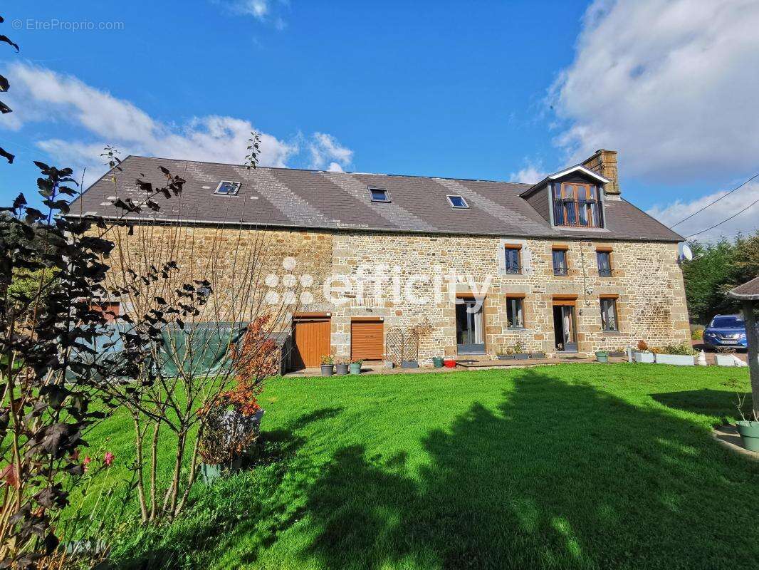 Maison à SAINT-SEVER-CALVADOS