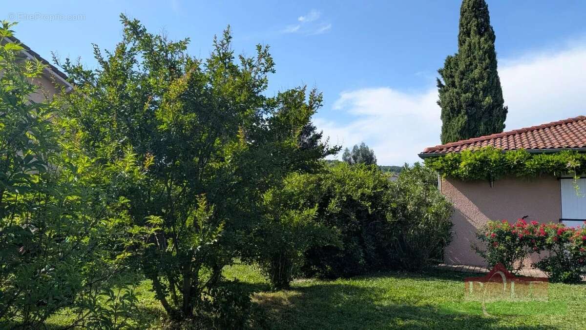 Maison à CHUZELLES