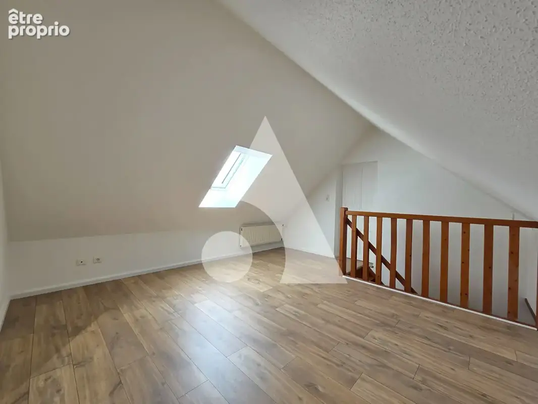 Maison bressane rénovée, 3 chambres, mezzanine, garage et terrain de 1 271 m² - photo 13