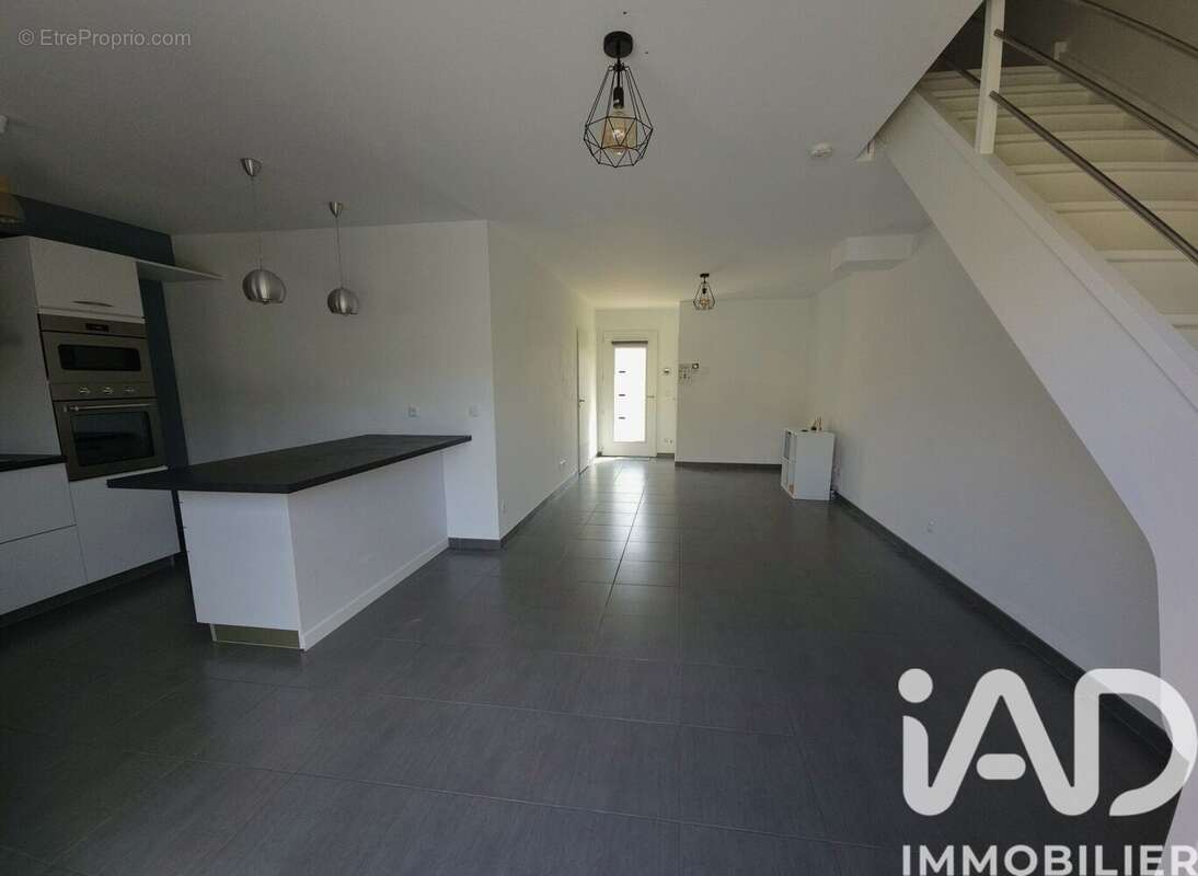 Photo 2 - Maison à BRIERES-LES-SCELLES