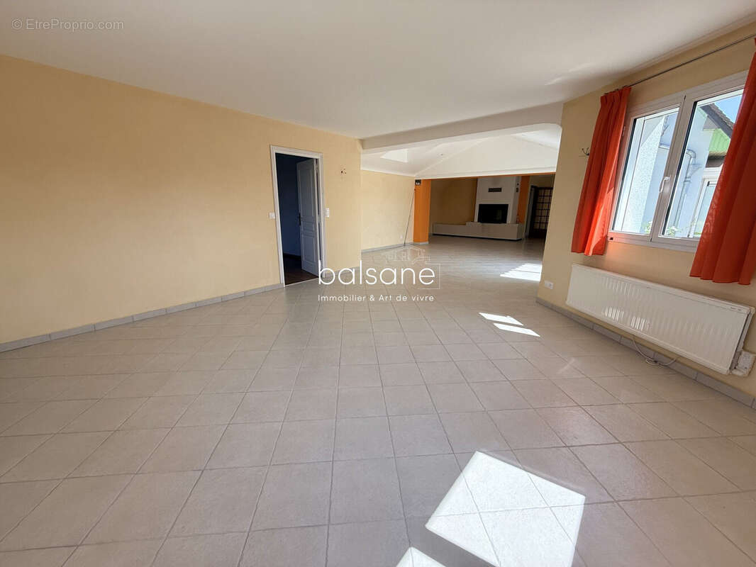 Maison 250 m² à Le Neubourg  - photo 4