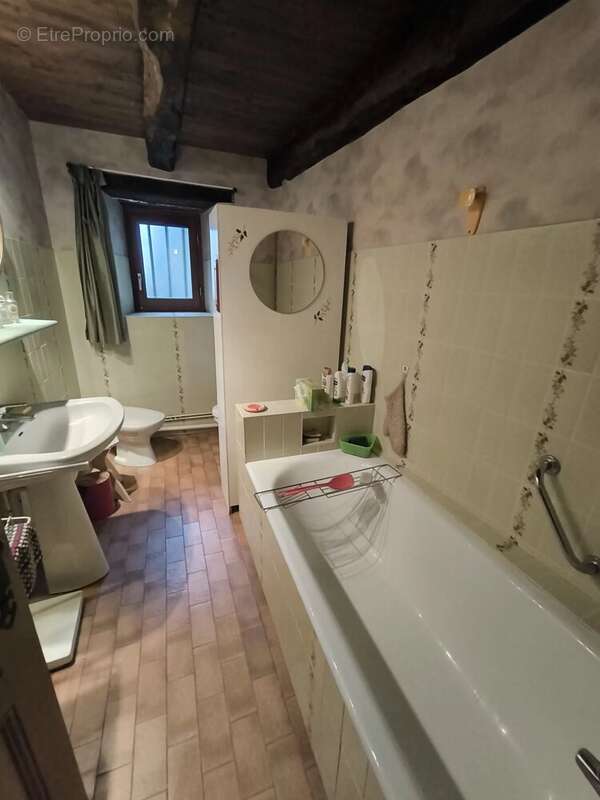 Maison à SAINTE-MARIE-DE-VAUX