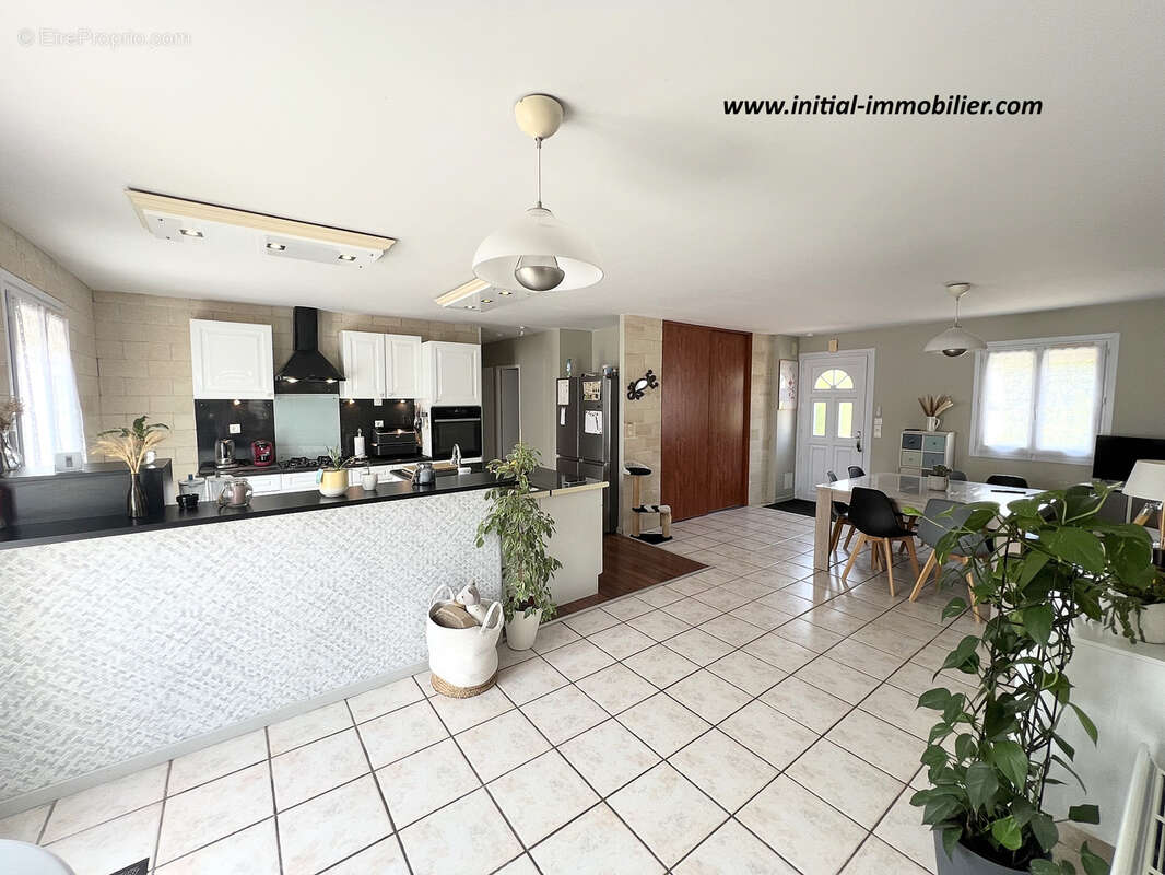 Maison 118 m² à Cerelles  - photo 5