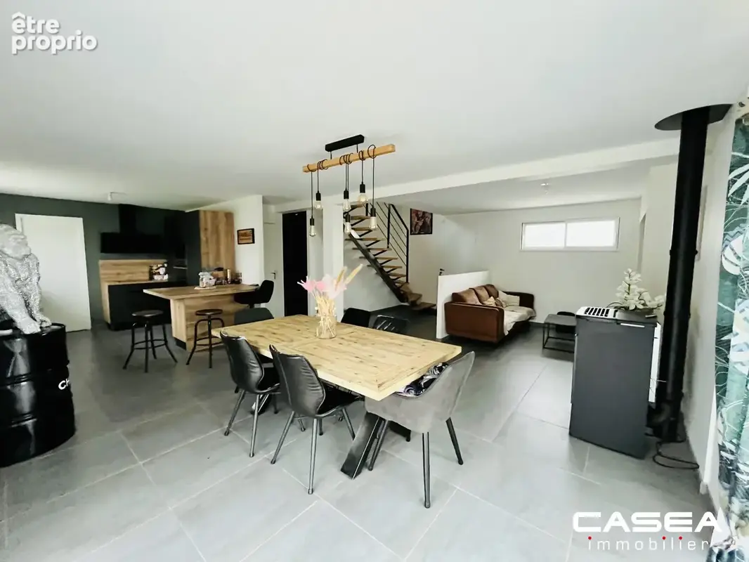 Maison 5 pièces 121 m² à vendre à Ergue-Gaberic (29500) - photo 2