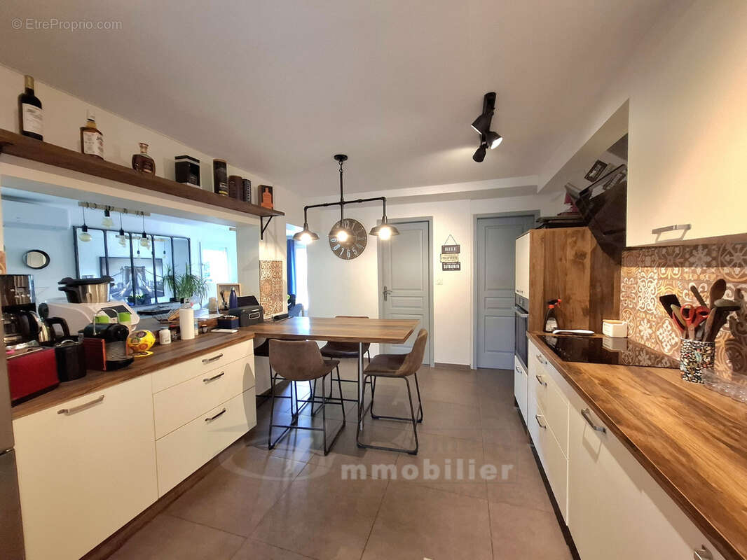 Maison à ROMANS-SUR-ISERE