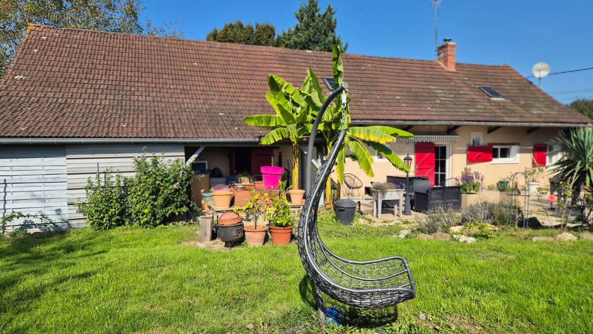 Maison à L'ABERGEMENT-SAINTE-COLOMBE