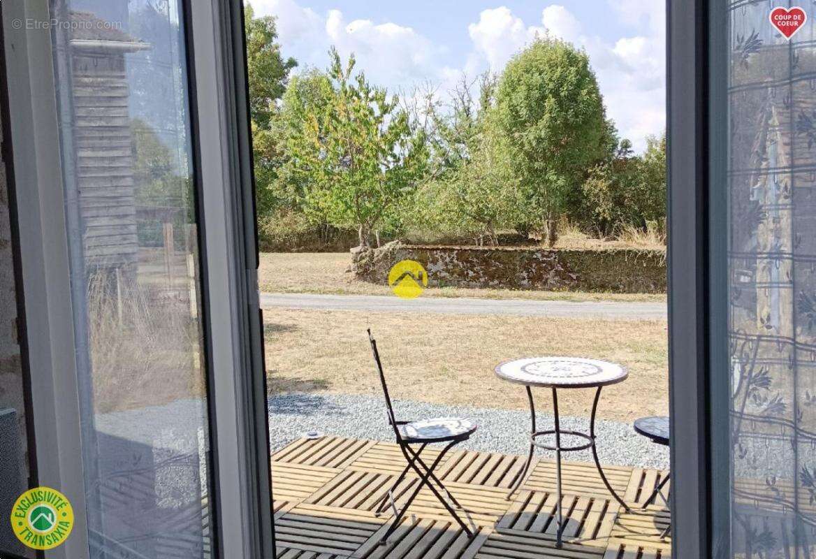 Maison à LE BOURG-D'HEM