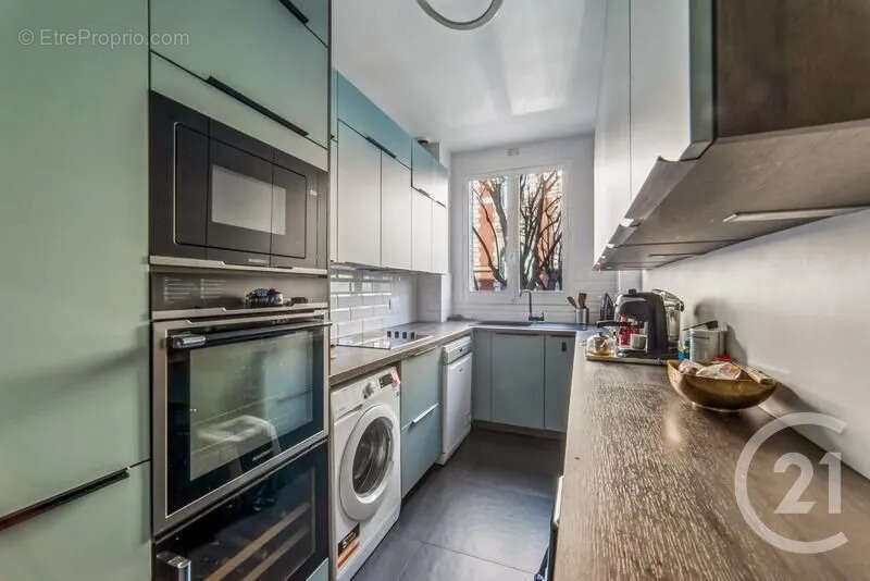 Appartement à NEUILLY-SUR-SEINE