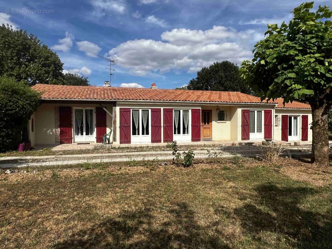 Maison à LE GRAND-MADIEU