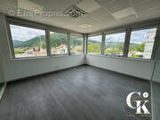 Commerce à SAINT-ETIENNE-DE-CROSSEY