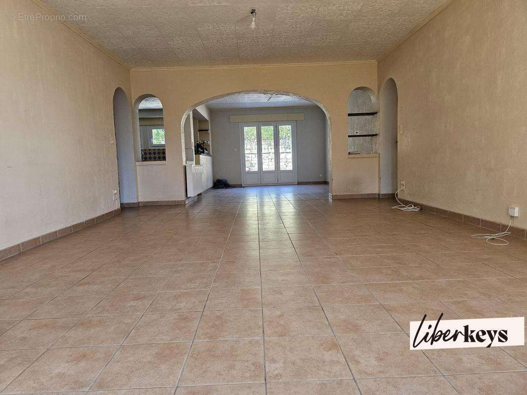 Maison à VILLECROZE