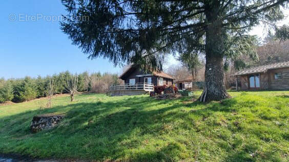 Maison à CHATEL-MONTAGNE