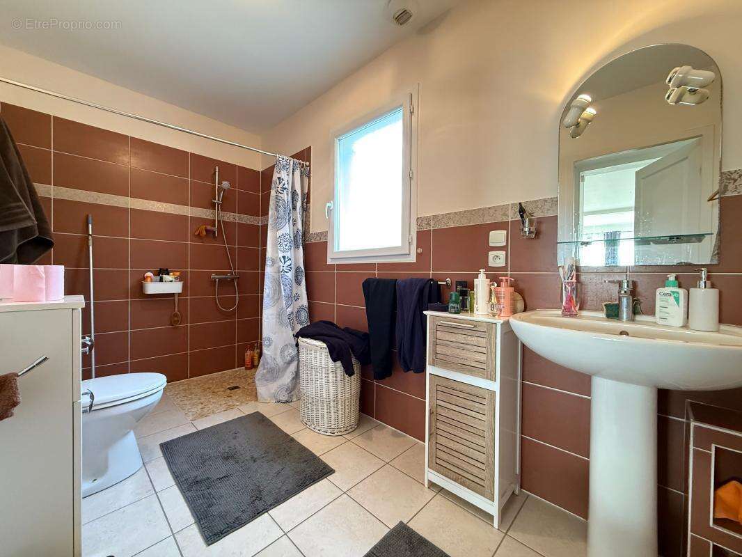 Maison à VAUX-SUR-MER