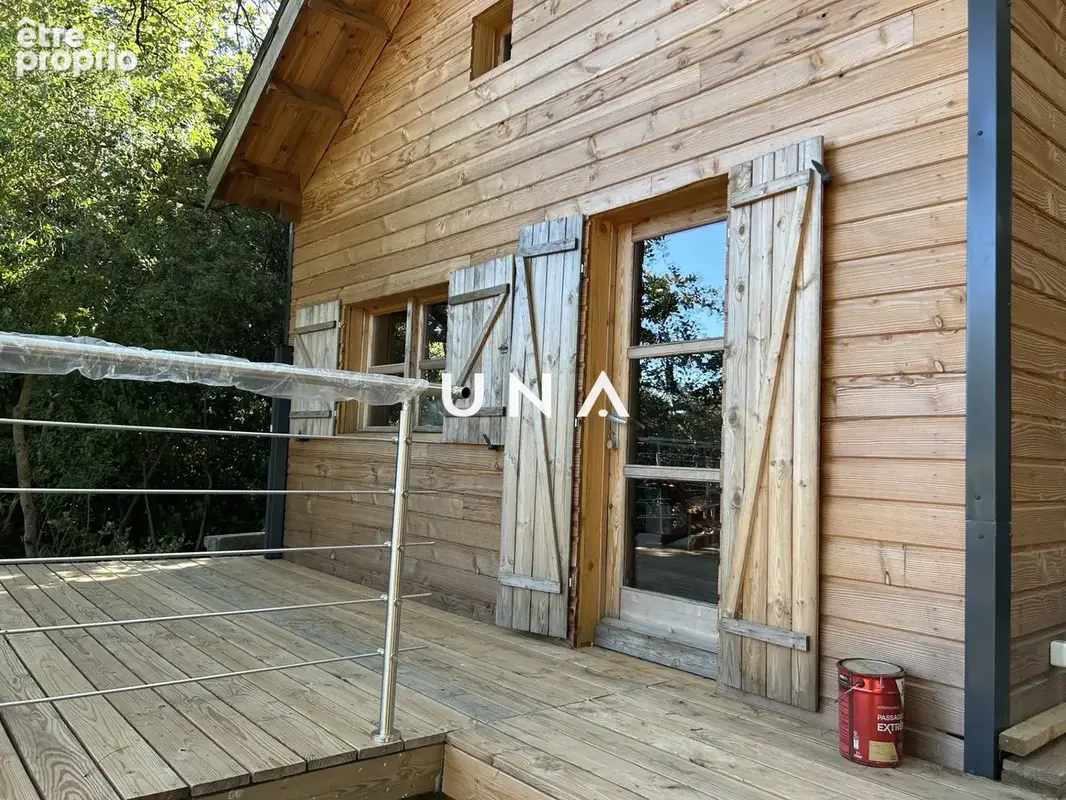 Chalet et ruines sur terrain en zone agricole - photo 2