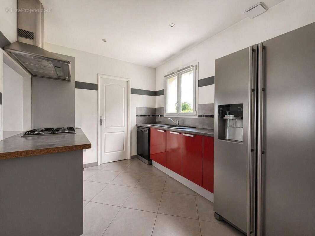 Maison 86 m² à Fouquebrune  - photo 4