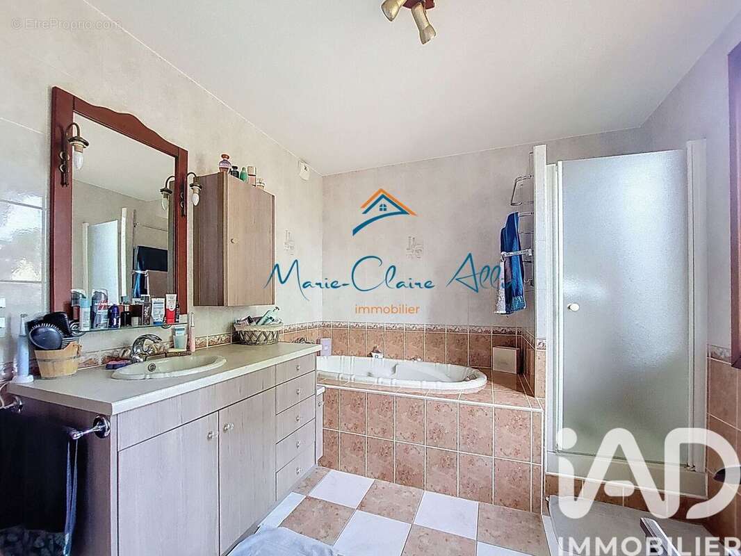 Maison 110 m² à Avaray  - photo 9