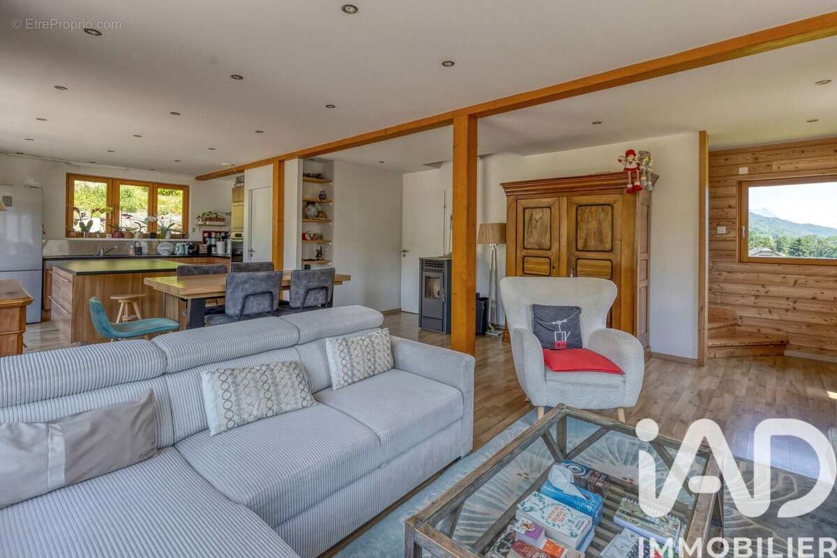 Maison 146 m² à Villard-Sallet  - photo 9