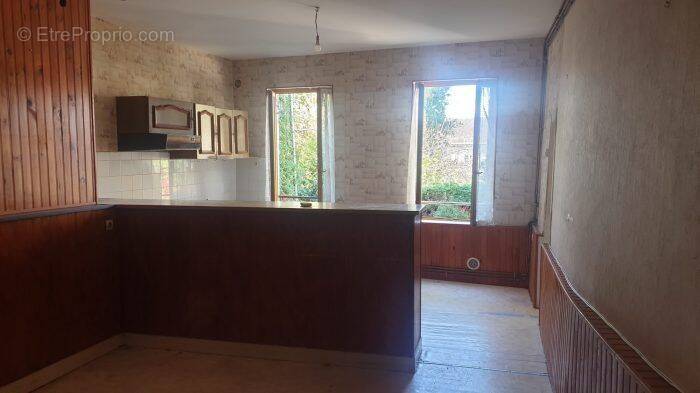 Appartement à SAINT-LEONARD-DE-NOBLAT