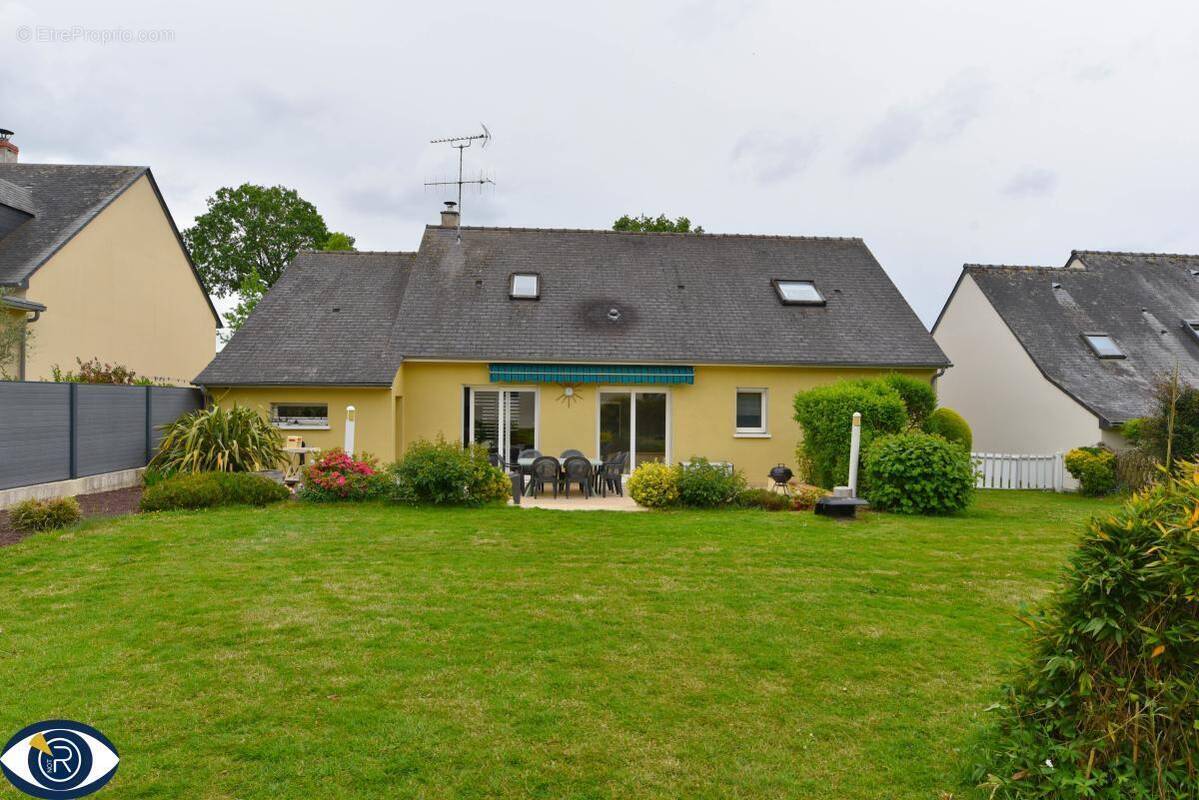 Maison à L'HUISSERIE