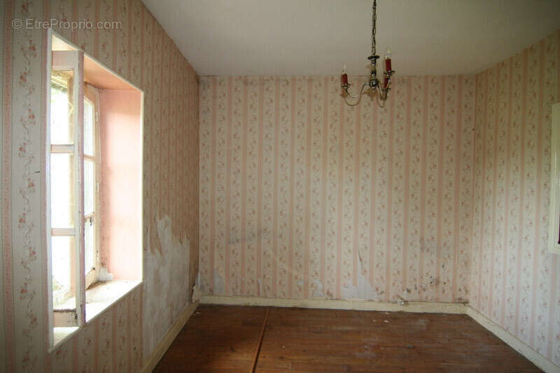 Maison à CHARBONNAT