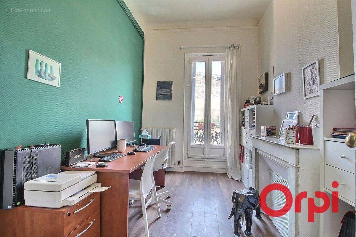 Appartement à MARSEILLE-2E