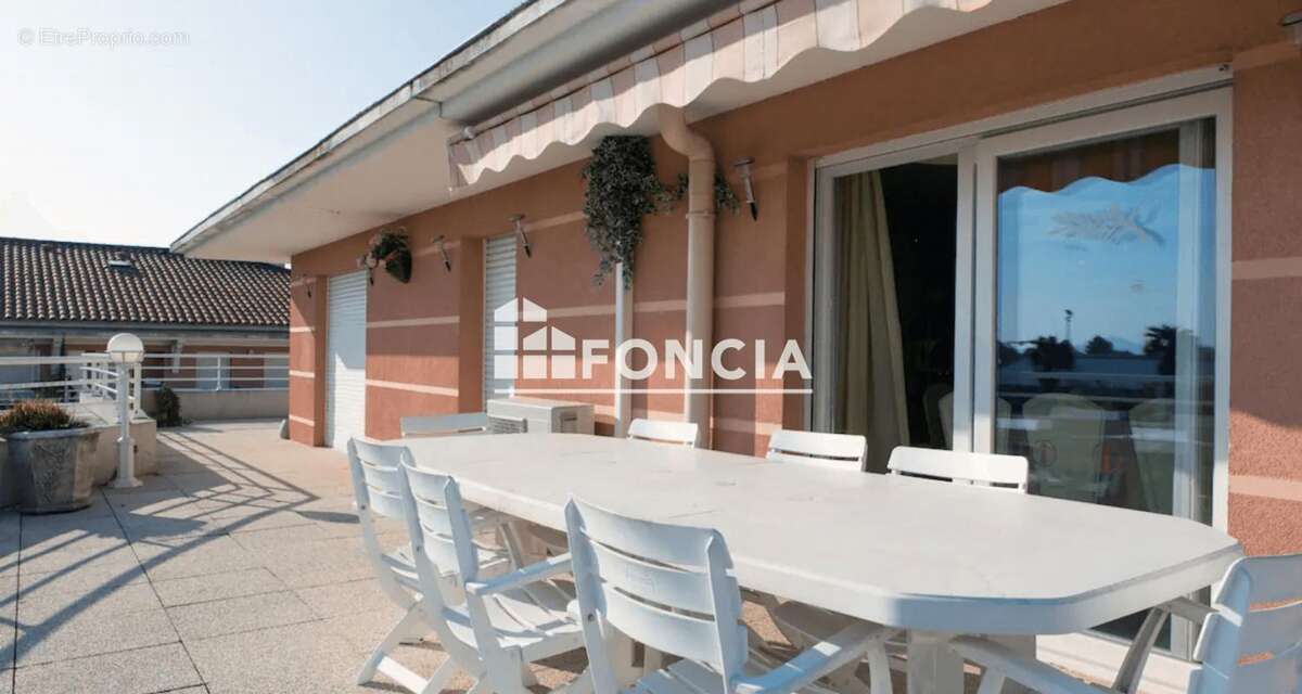 Appartement à LE CANNET