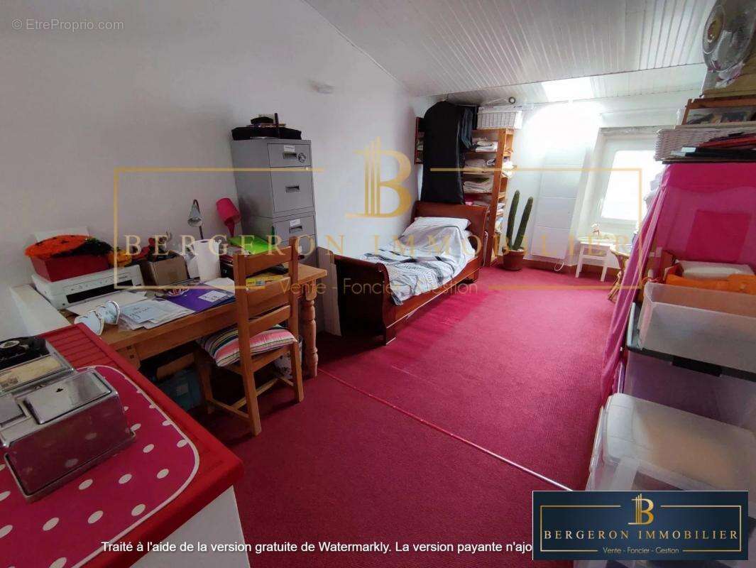 Maison à SAINT-CEZAIRE-SUR-SIAGNE