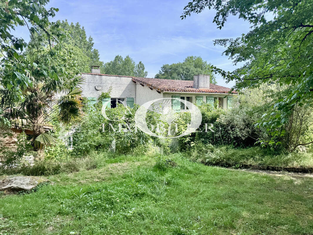Maison à SAINT-ETIENNE-DU-BOIS