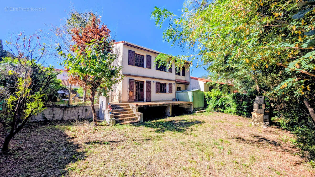 Maison à LAROQUE-DES-ALBERES