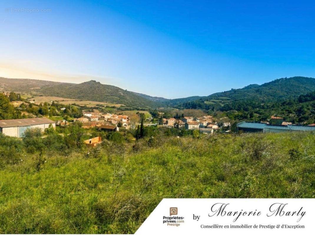 Terrain à VILLENEUVE-LES-CORBIERES