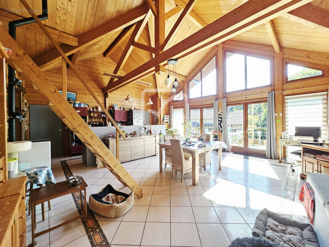 Maison lumineuse sur grand sous sol. - photo 6