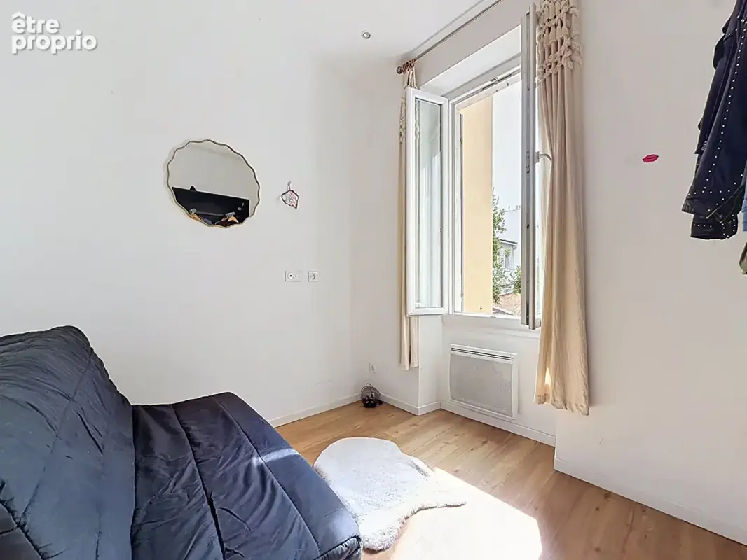 Appartement Marseille T3/4 avec cour CINQ AVENUES - photo 8
