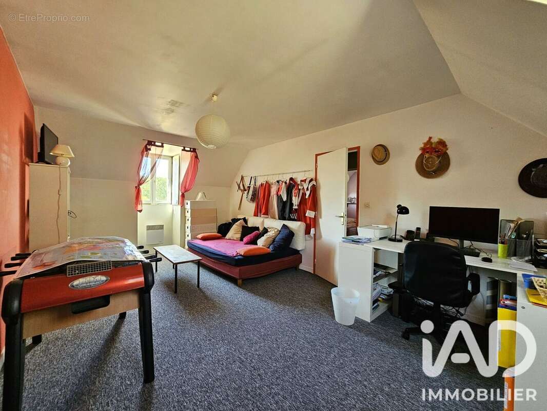 Photo 8