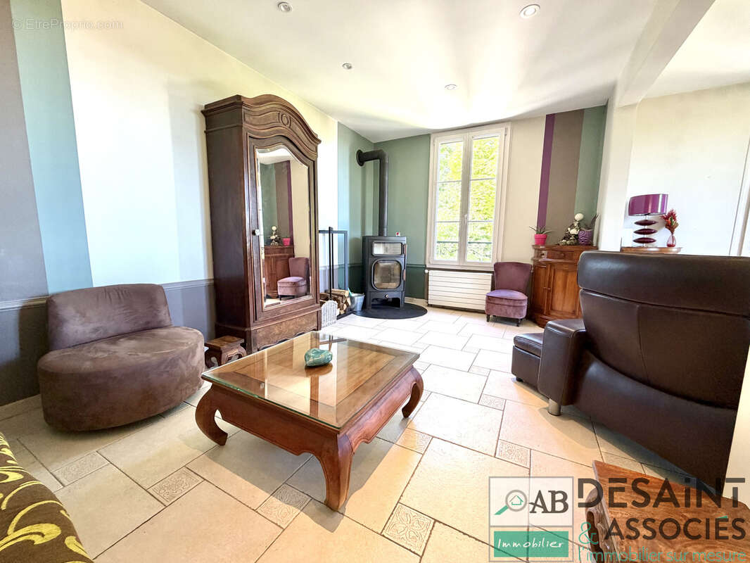 Maison à COUPVRAY