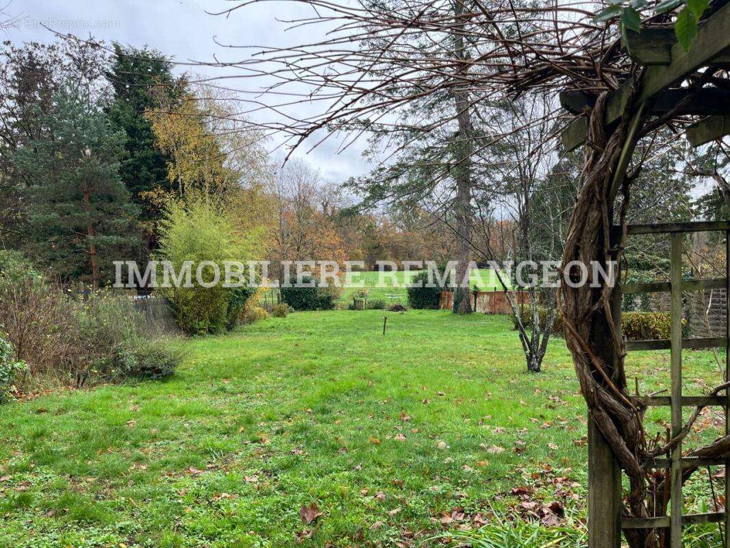 Maison à PIERREFITTE-SUR-SAULDRE