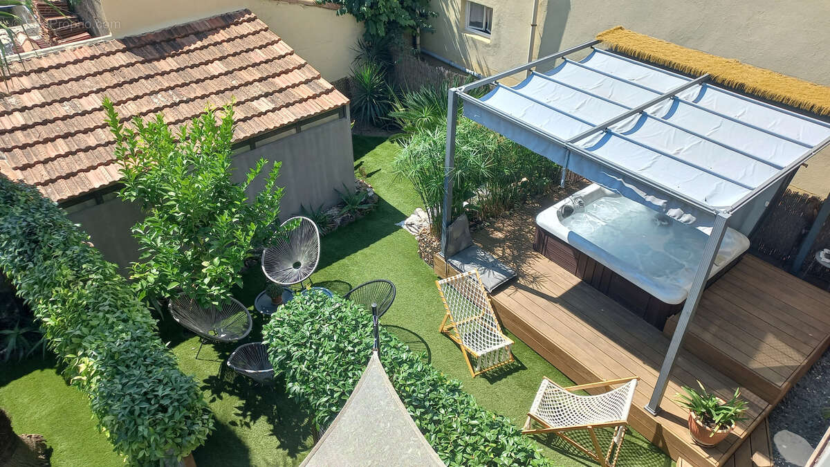 investissement locatif / Batisse de caractère divisée en 2 lots. - photo 12