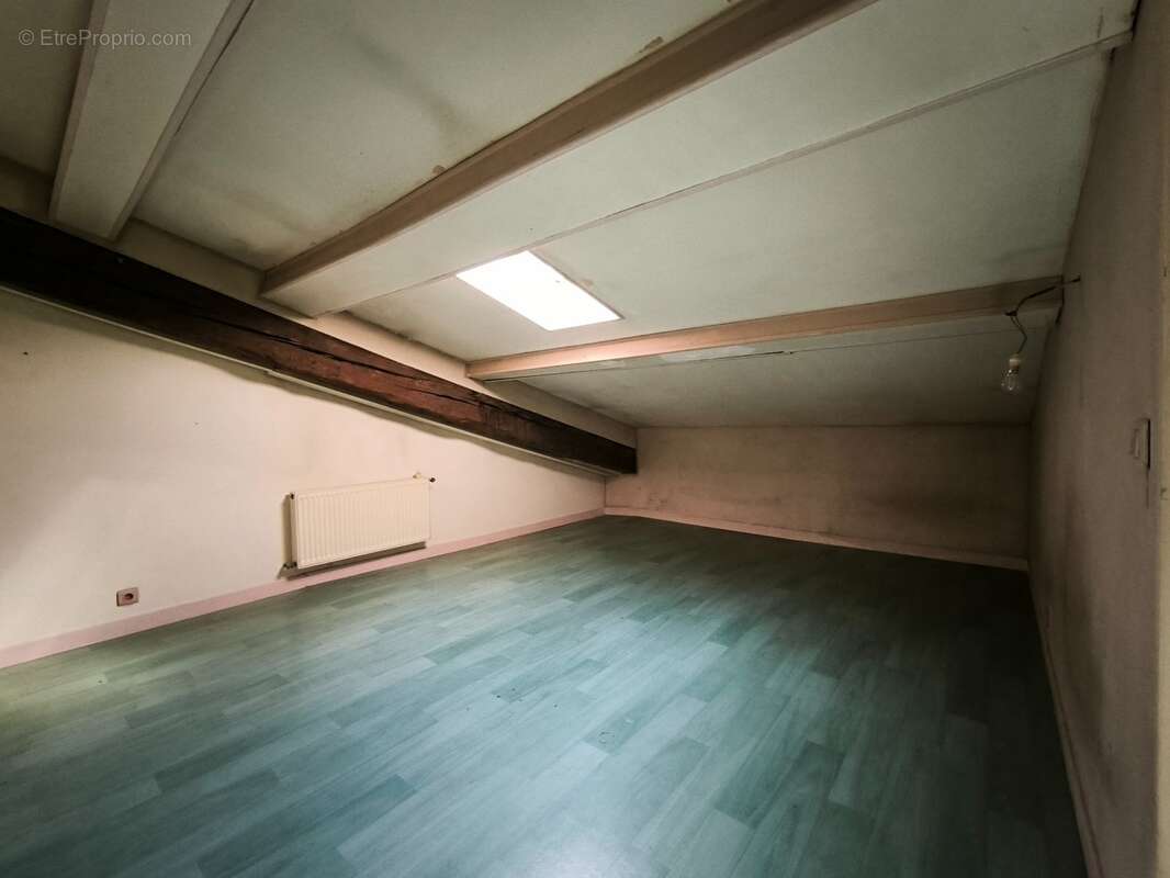 Maison de ville à fort potentiel – 65,69 m² habitables + balcon+ sous-sol de 46 m² – Grigny-sur-Rhône - photo 8