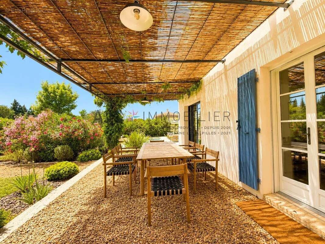 Saint-Rémy-de-Provence – Maison lumineuse de 4 chambres avec piscine proche centre - photo 17