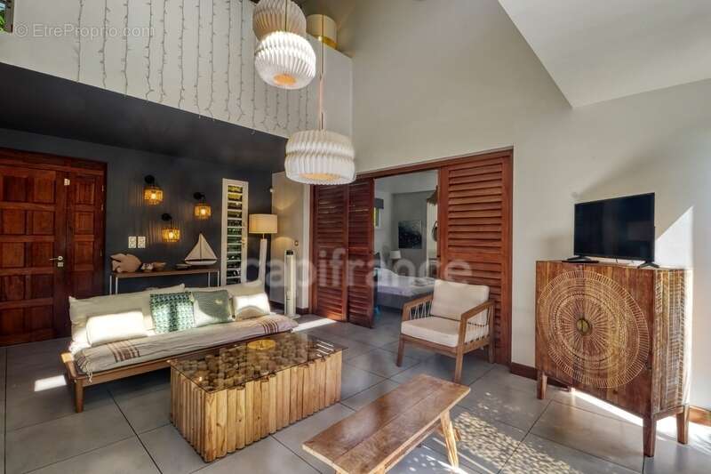 Maison à LES TROIS-ILETS