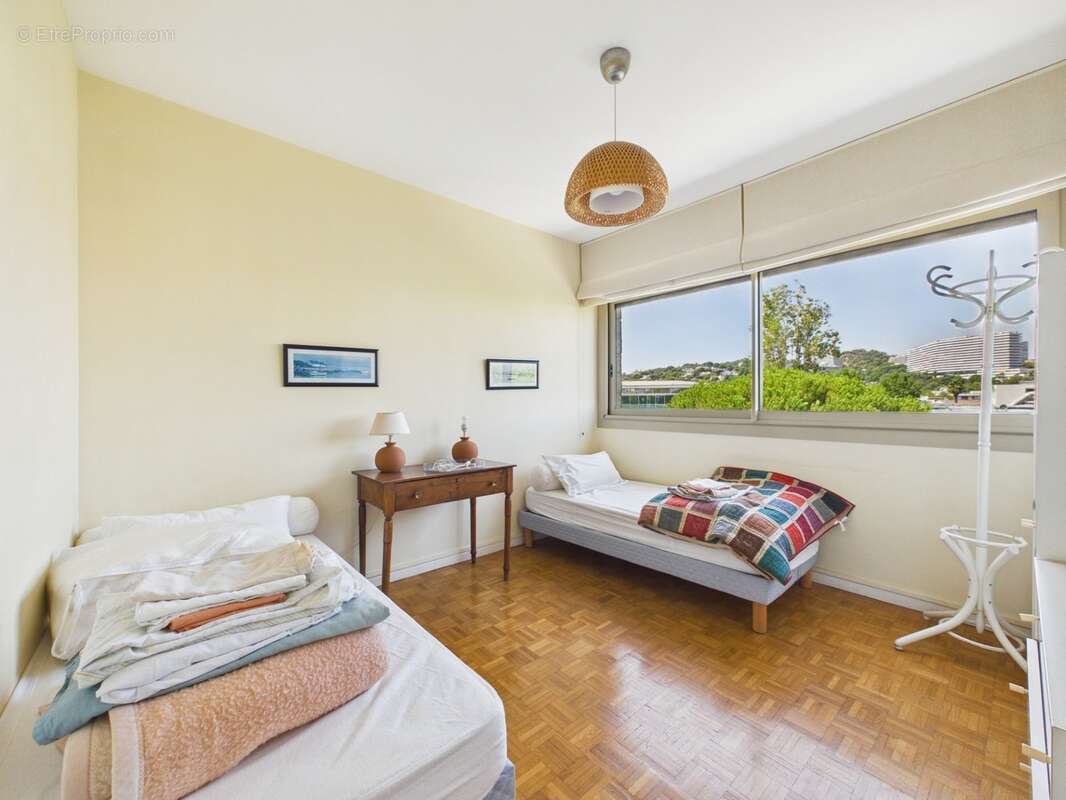 À vendre Appartement T5 de 150 m² au dernier étage avec terrasse à Saint-Giniez MARSEILLE 8E ARRONDISSEMENT - photo 9