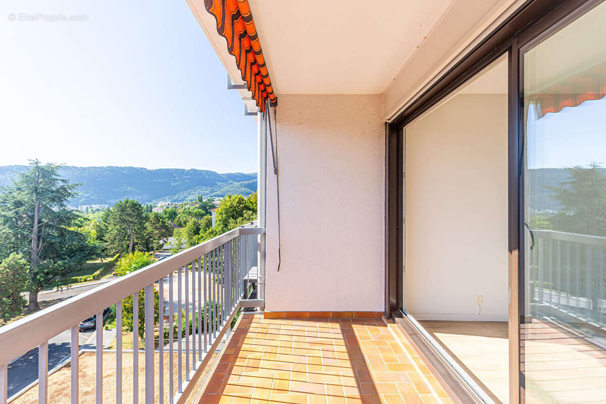 Laforet immobilier - exclusivite - "aubepine" - annecy - cran-gevrier - appartement traversant t4 de  81.79m2 - balcon - loggia  - photo 2