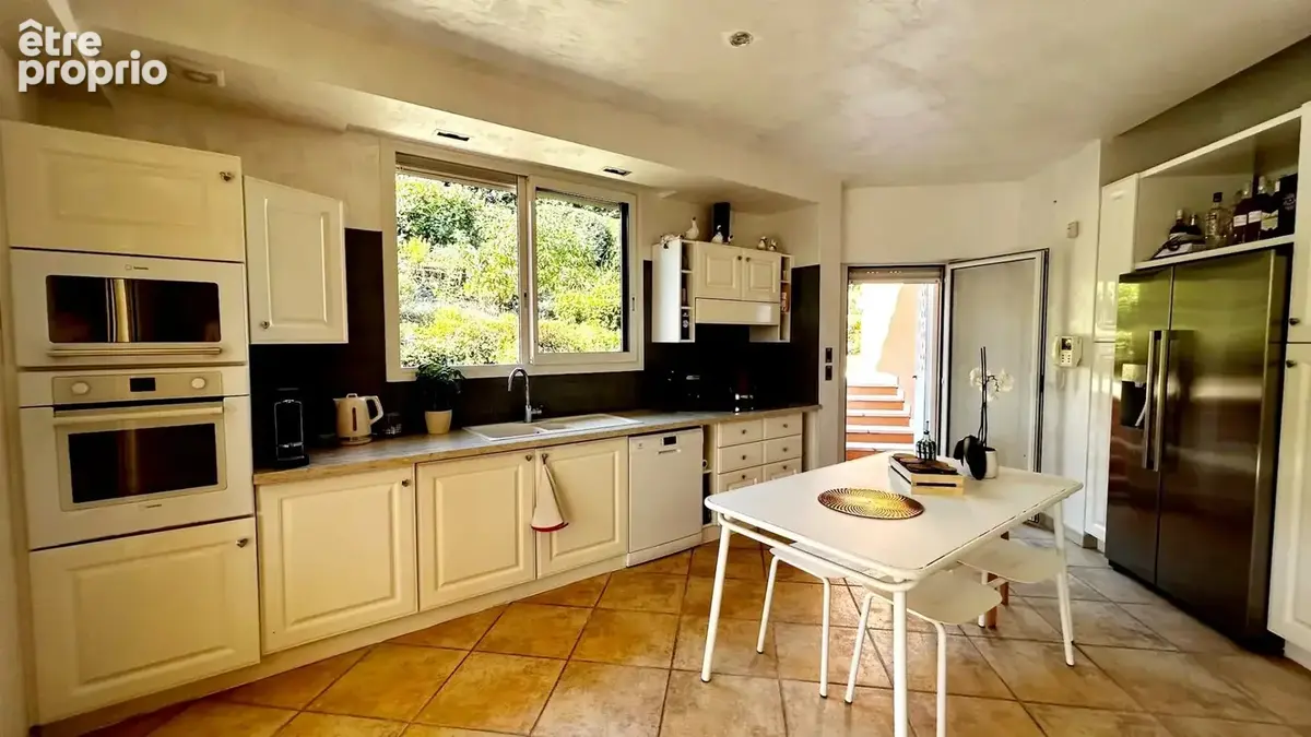 Mandelieu Belle Villa de 148 m² Dans un domaine fermé sécurisé. - photo 11
