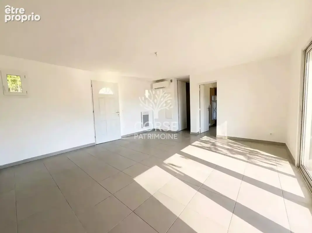 Appartement T4 Duplex avec jardin - photo 2