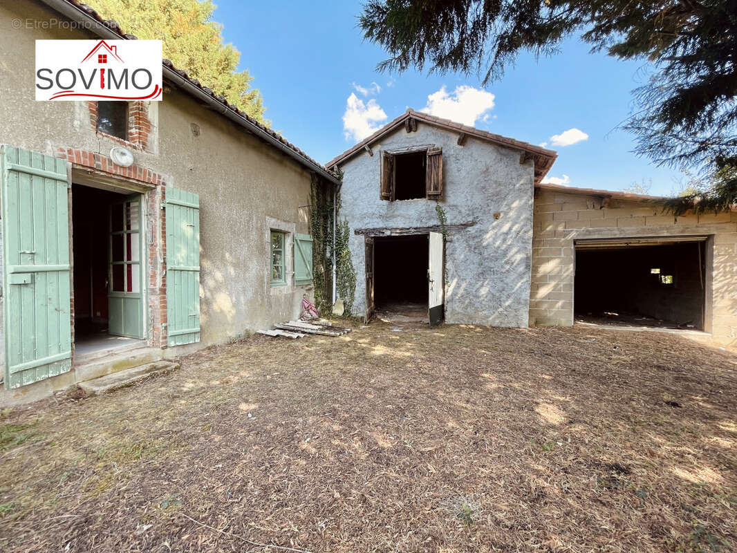 Maison à AVAILLES-LIMOUZINE