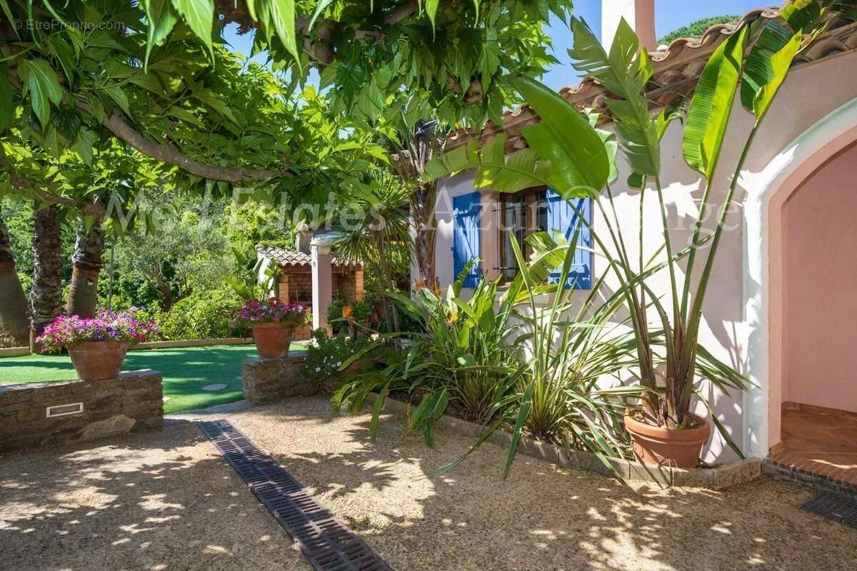 Maison tres soignée - centre à pieds - photo 2